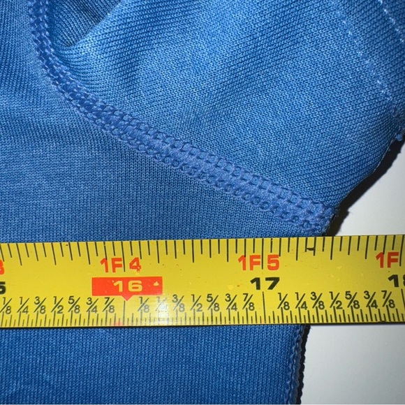 Nike Women’s Blue V Neck Dri-Fit Short Sleeve Regular Fit Size Small - Picture 2 of 4